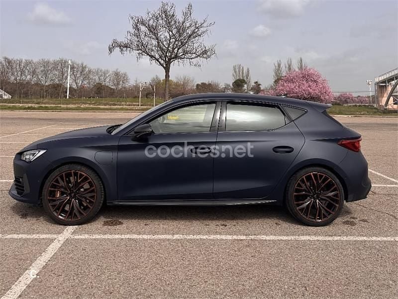 Usado Cupra Leon VZ 245 CV (180 kW) 2022 Azul Berlina