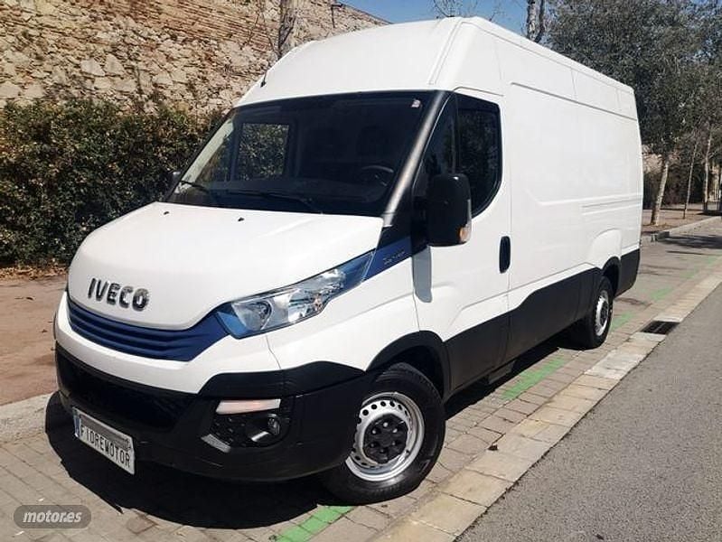 Usado Iveco Daily 136 CV (100 kW) 2019 Blanco Van
