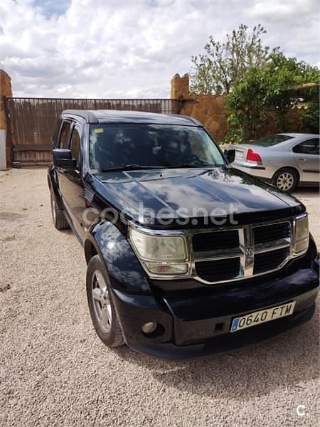 Usado Dodge Nitro SXT 177 CV (130 kW) 2007 Negro SUV
