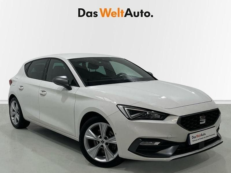 Usado Seat Leon FR 150 CV (110 kW) 2021 Blanco