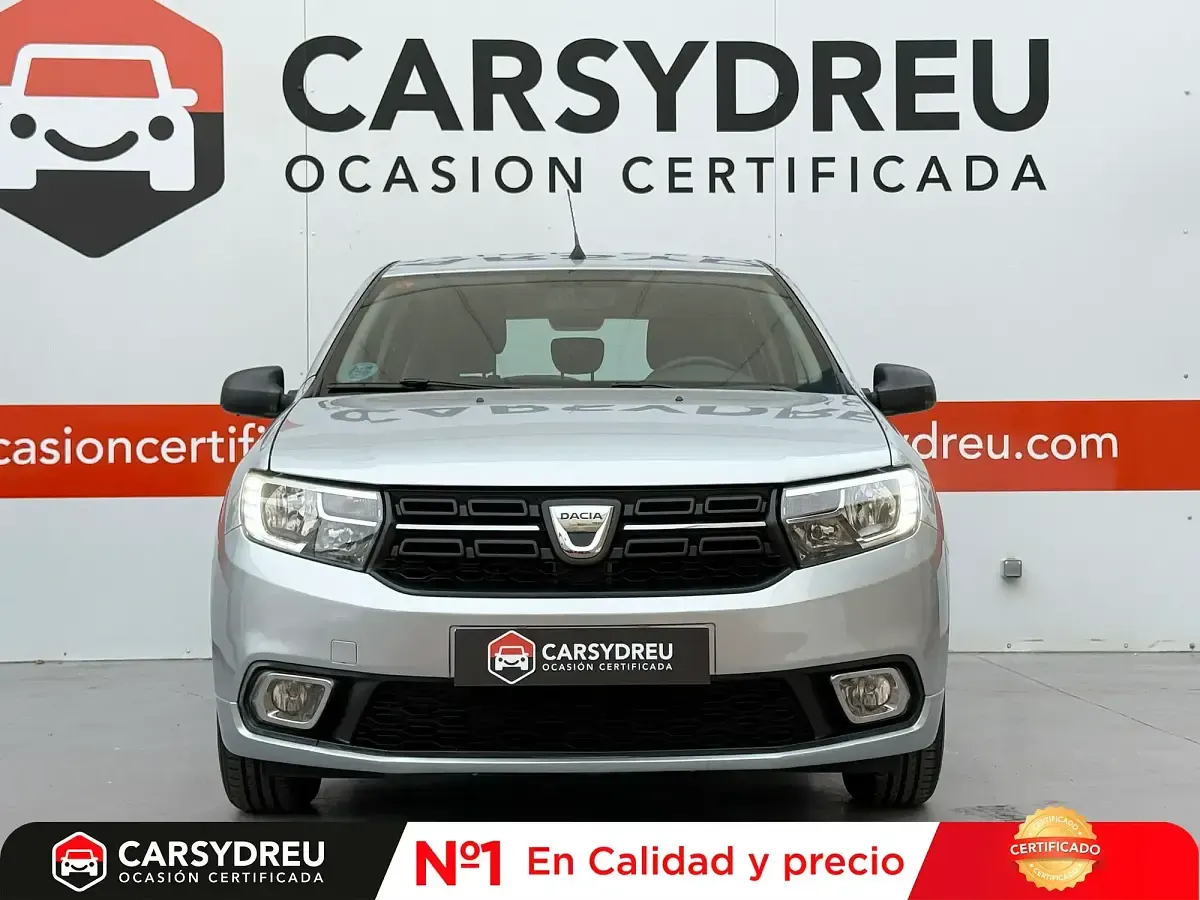 Usado Dacia Sandero Essentiel 75 CV (55 kW) 2020 Gris / plata Berlina