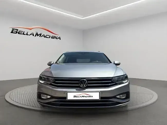 Usado VW Passat Business 150 CV (110 kW) 2022 Gris Familiar
