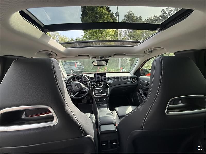 Usado Mercedes GLA200 156 CV (114 kW) 2019 Rojo SUV