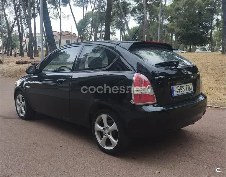 Usado Hyundai Accent 110 CV (80 kW) 2007 Negro Berlina
