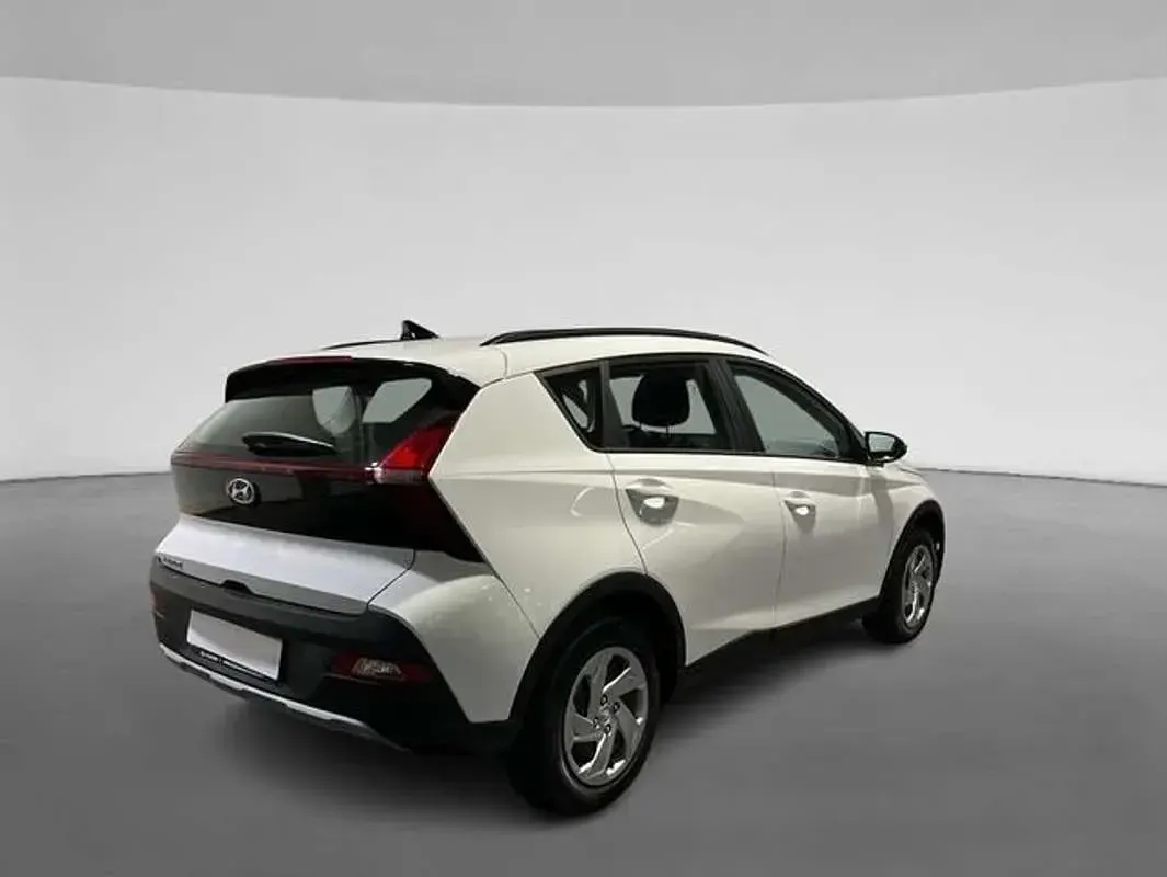 Usado Hyundai Bayon 101 CV (74 kW) 2024 Blanco SUV