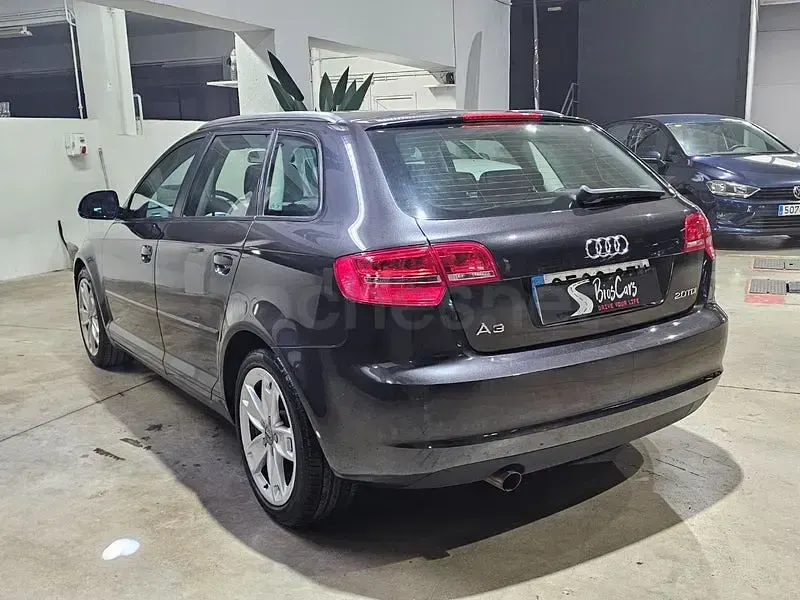 Usado Audi A3 Sportback Ambition 140 CV (102 kW) 2010 Negro Utilitario