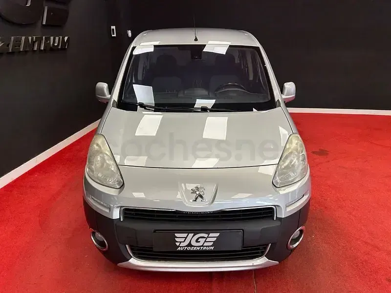 Usado Peugeot Partner Tepee Outdoor 115 CV (84 kW) 2014 Gris / plata Monovolumen