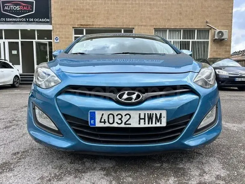 Usado Hyundai i30 GO! 90 CV (66 kW) 2014 Azul Berlina