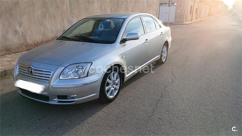 Gris / plata Usado 2005 Toyota Avensis Sol Berlina | 3900 € (Precio justo) - Imagen 1/4