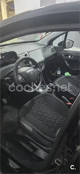 Usado Peugeot 208 Access 82 CV (60 kW) 2013 Negro Utilitario