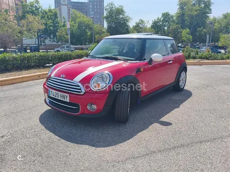 Usado Mini Cooper 120 CV (88 kW) 2011 Rojo Utilitario