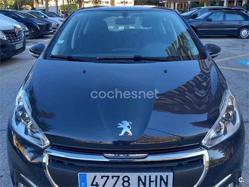 Azul Usado 2019 Peugeot 208 Active Utilitario | 5800 € (Buen precio) - Imagen 1/4