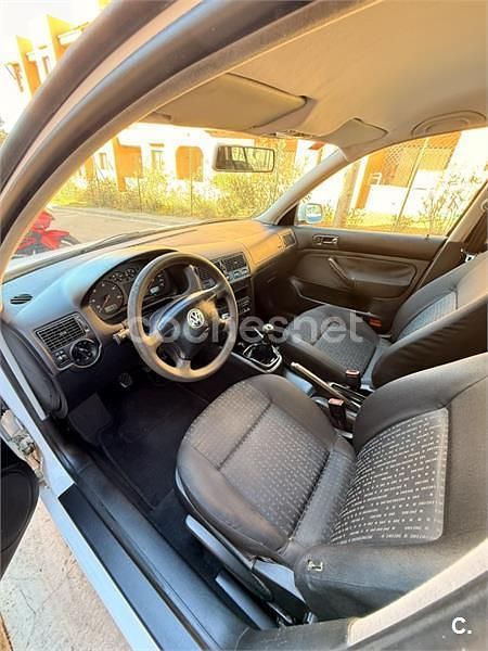Usado VW Golf IV Advance 100 CV (73 kW) 2001 Blanco Berlina