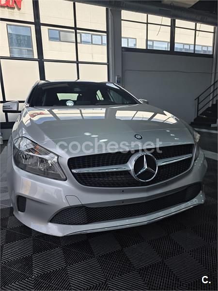 Gris / plata Usado 2016 Mercedes A180 Berlina | 16.500 € (Precio justo) - Imagen 1/4