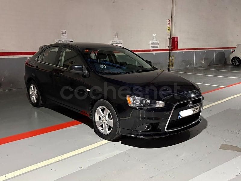 Usado Mitsubishi Lancer Sportback Invite 140 CV (102 kW) 2011 Negro Berlina