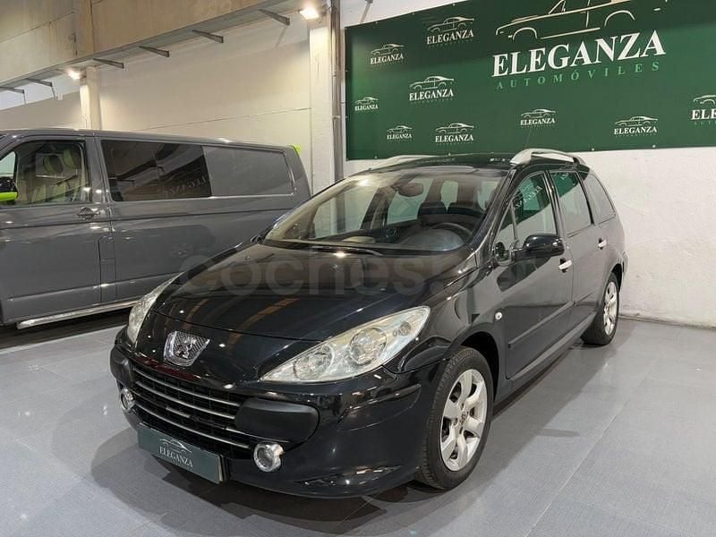 Usado Peugeot 307 110 CV (80 kW) 2007 Negro Familiar