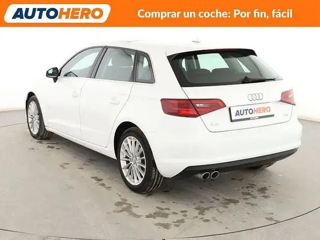 Usado Audi A3 Attraction 150 HP (110 kW) 2015 Branco Sedan