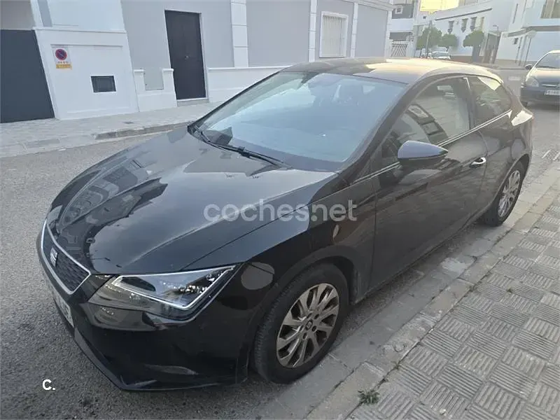 Usado Seat Leon CONNECT 125 CV (91 kW) 2015 Negro Berlina