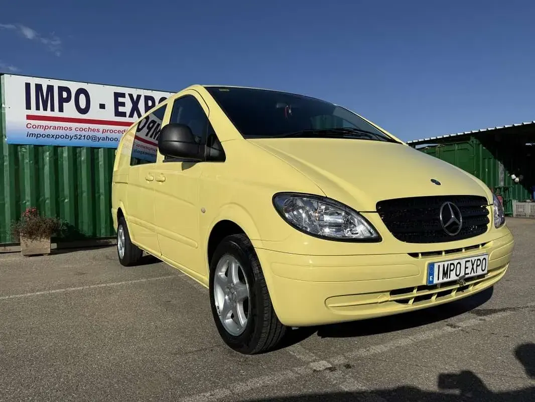 Usado Mercedes Vito 109 CV (80 kW) 2005 Amarillo Van