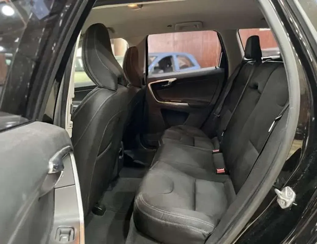 Usado Volvo XC60 Momentum 150 CV (110 kW) 2017 Negro SUV