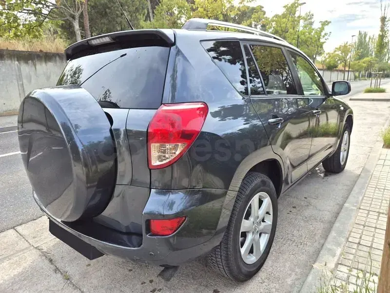 Usado Toyota RAV4 Sol 136 CV (100 kW) 2009 Negro SUV