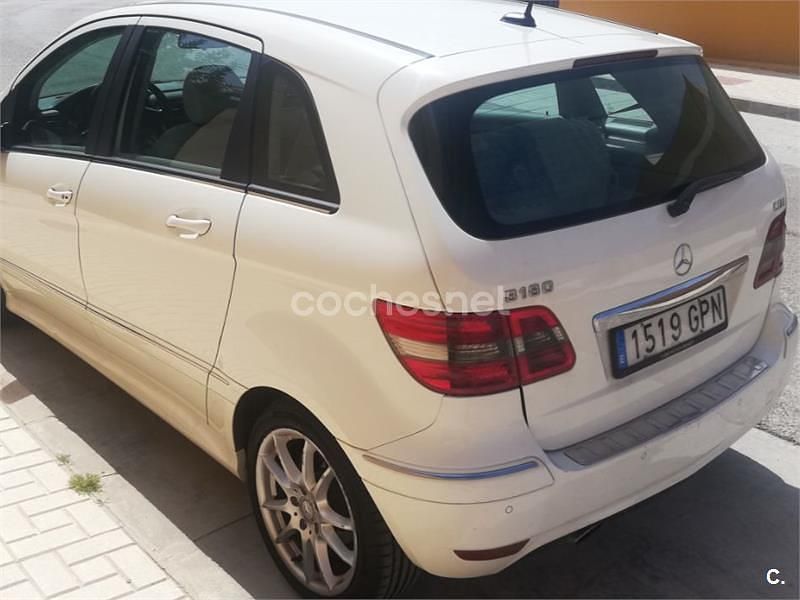 Usado Mercedes B180 Sport Edition 109 CV (80 kW) 2010 Blanco Monovolumen