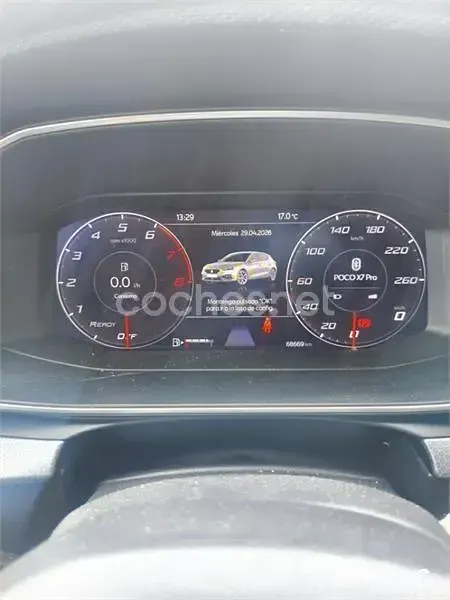Usado Seat Leon Style 110 CV (80 kW) 2021 Gris / plata Berlina