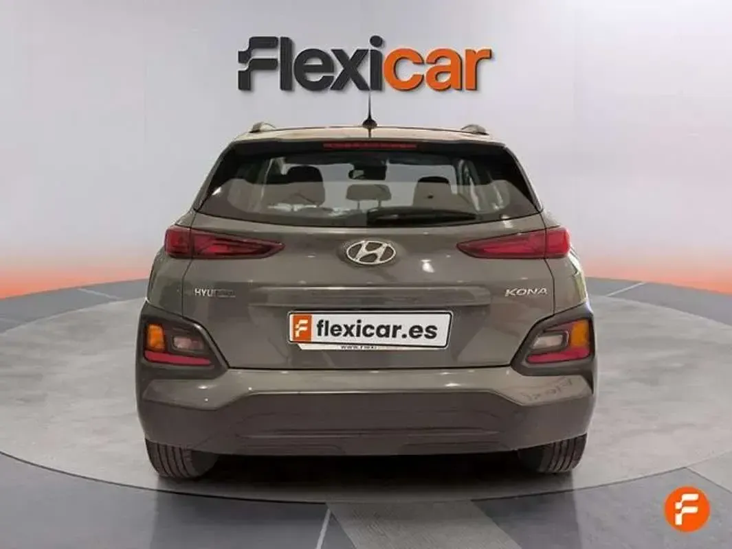 Usado Hyundai Kona 120 CV (88 kW) 2019 Gris SUV
