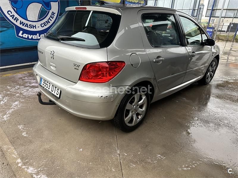 Usado Peugeot 307 110 CV (80 kW) 2005 Gris / plata Berlina