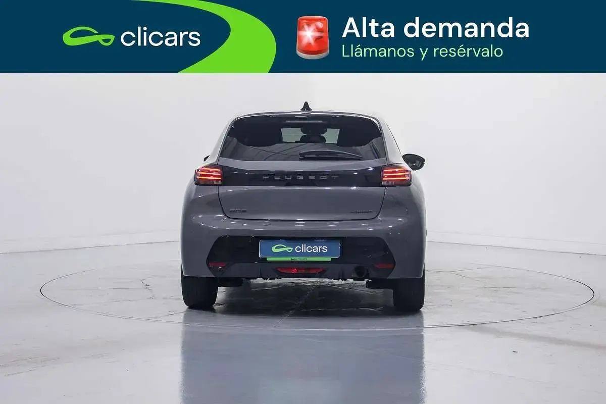 Usado Peugeot 208 Allure 101 CV (74 kW) 2025 Gris Utilitario