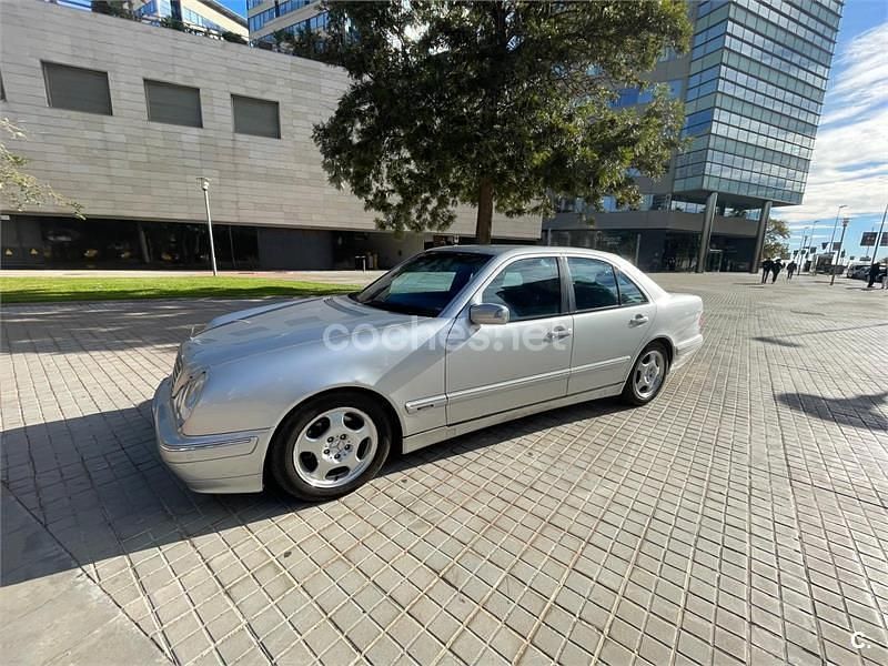 Gris / plata Usado 2001 Mercedes E270 Avantgarde Berlina | 5900 € - Imagen 1/4