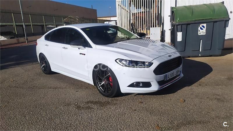 Usado Ford Mondeo Titanium 150 CV (110 kW) 2014 Blanco Berlina