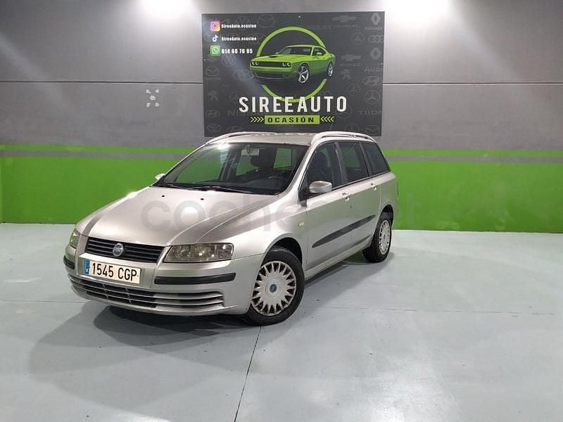 Usado Fiat Stilo Active 100 CV (73 kW) 2004 Gris / plata Familiar