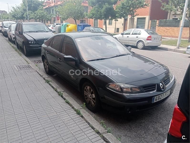 Negro Usado 2006 Renault Laguna II Dynamique Berlina | 1000 € (Super precio) - Imagen 1/4