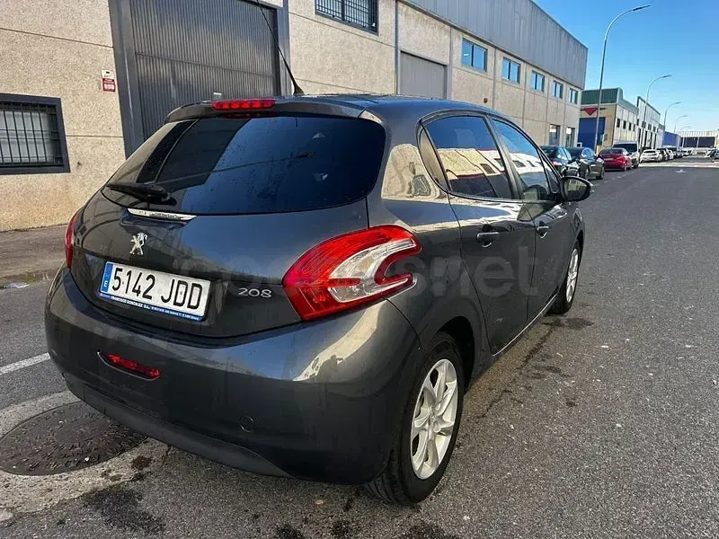 Usado Peugeot 208 Access 82 CV (60 kW) 2016 Gris / plata Utilitario