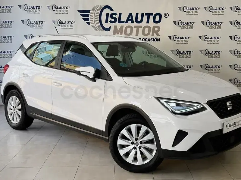 Usado Seat Arona Style 110 CV (80 kW) 2023 Blanco SUV
