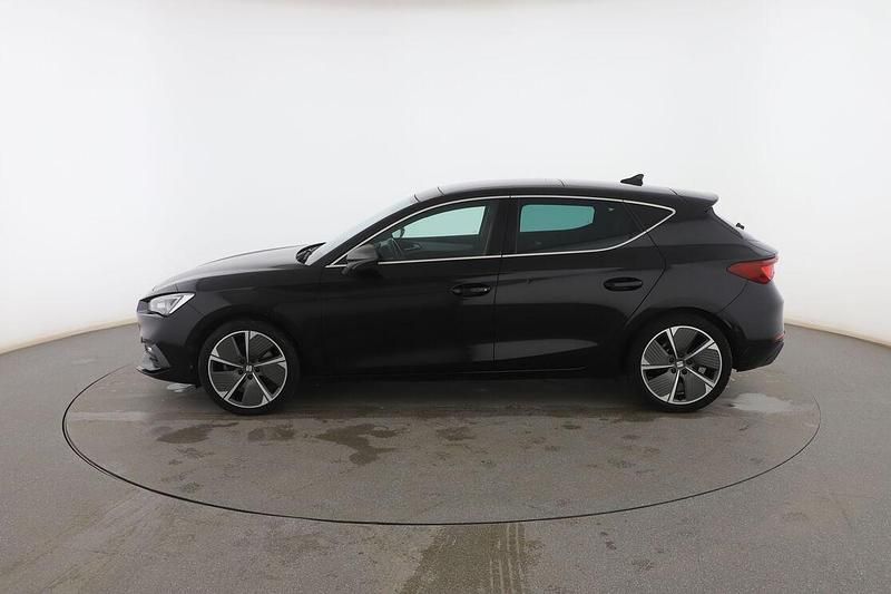Usado Seat Leon FR 150 CV (110 kW) 2021 Negro Berlina