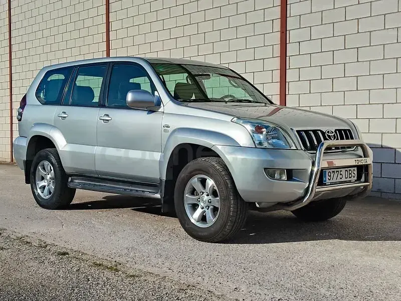 Usado Toyota Land Cruiser 166 CV (122 kW) 2004 Gris / plata SUV