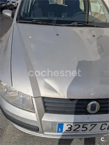 Usado Fiat Stilo Dynamic 115 CV (84 kW) 2003 Beige Berlina