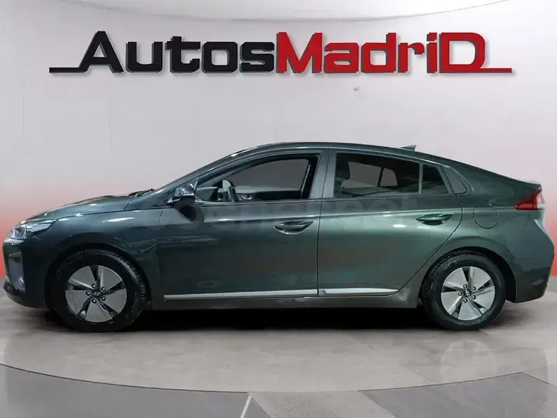 Usado Hyundai Ioniq 141 CV (103 kW) 2022 Gris / plata Utilitario