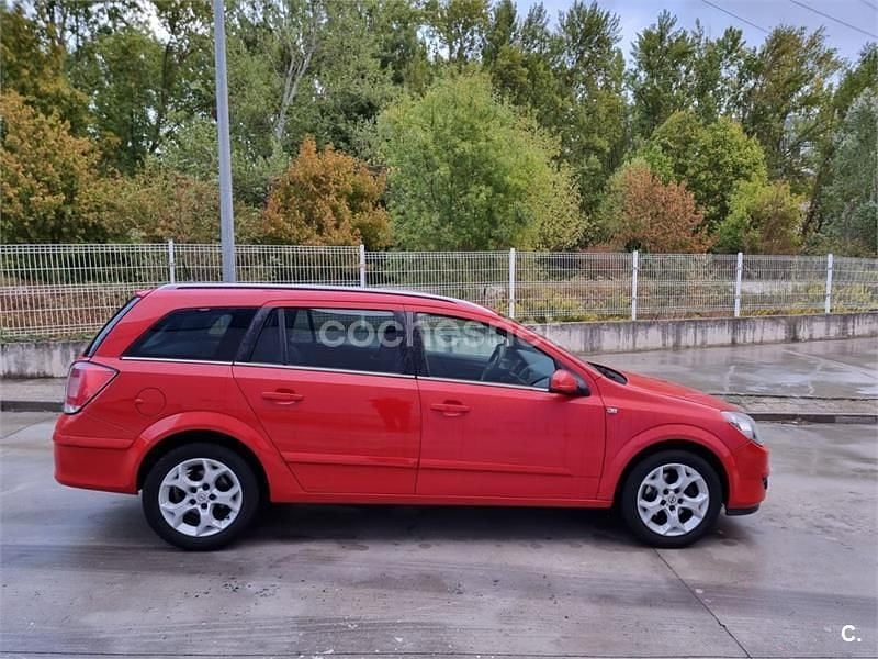 Rojo Usado 2005 Opel Astra Cosmo Familiar | 2300 € (Super precio) - Imagen 1/4
