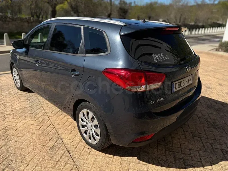 Usado Kia Carens 135 CV (99 kW) 2014 Negro Monovolumen