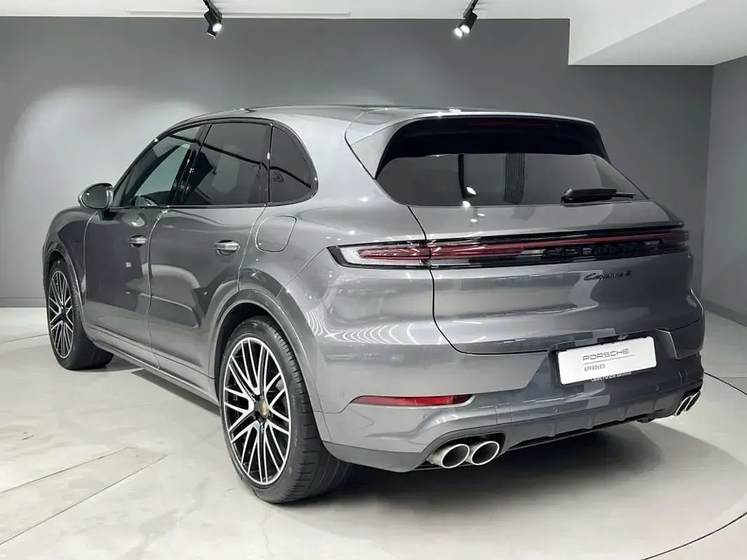 Usado Porsche Cayenne S E-Hybrid 519 CV (381 kW) 2025 Gris SUV