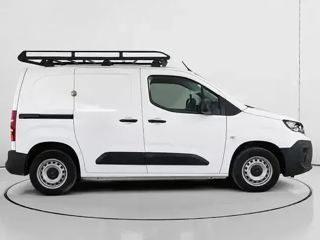 Usado Peugeot Partner 102 CV (75 kW) 2024 Blanco Monovolumen