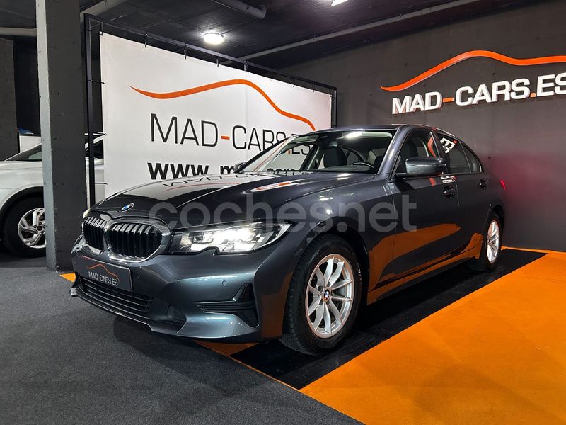 Gris / plata Usado 2019 BMW 318 Berlina | 22.990 € (Un poco caro) - Imagen 1/4