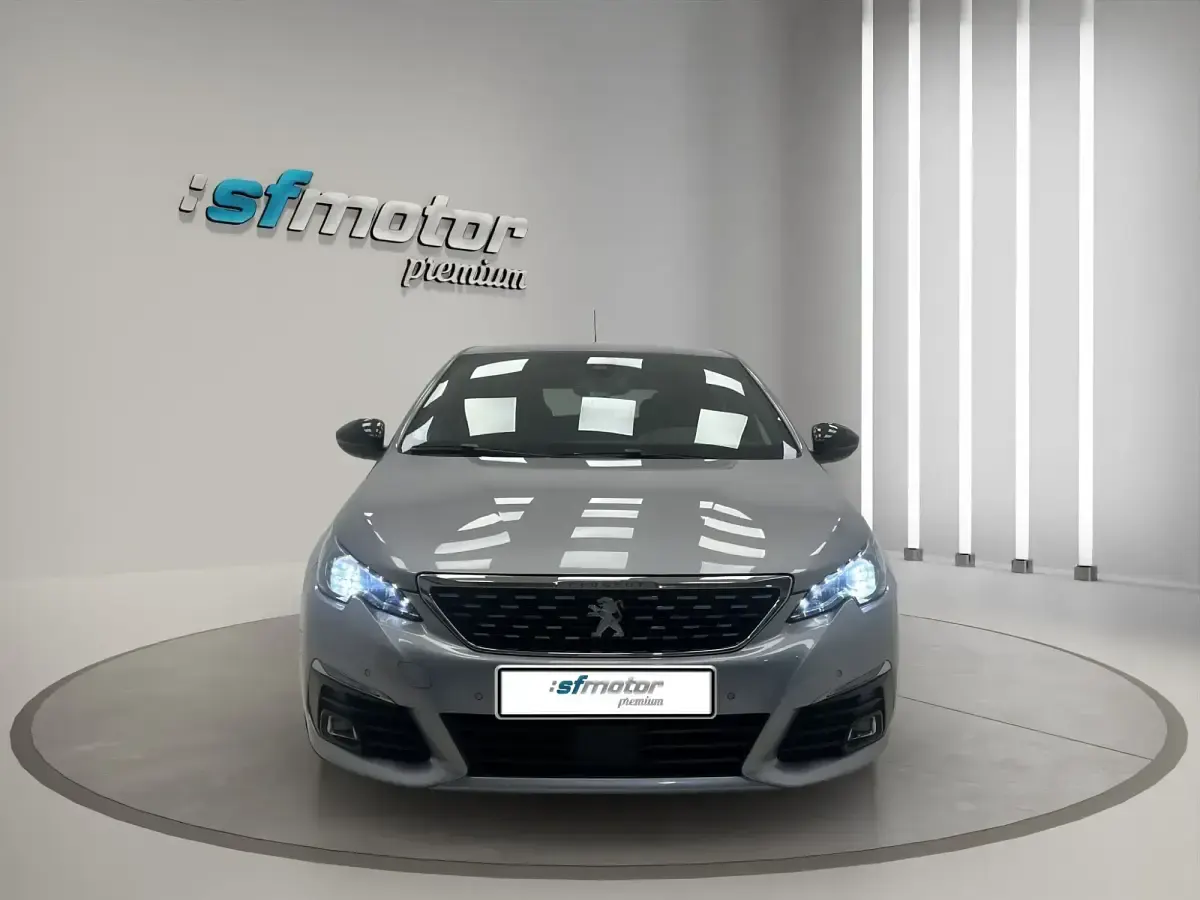 Usado Peugeot 308 Active 131 CV (96 kW) 2020 Gris Utilitario