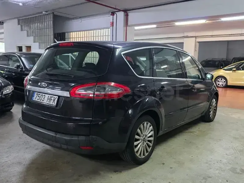 Usado Ford S-MAX Trend 140 CV (102 kW) 2011 Gris / plata Monovolumen
