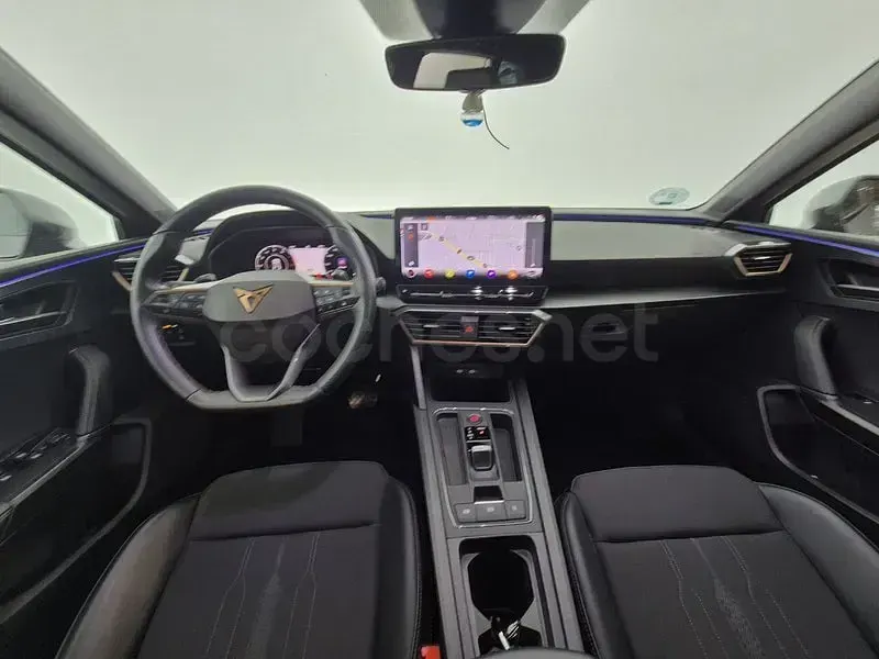 Usado Cupra Leon 190 CV (139 kW) 2023 Gris / plata Familiar
