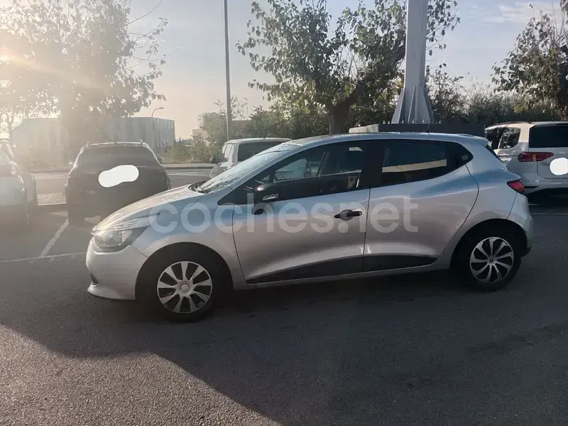 Usado Renault Clio IV Expression 75 CV (55 kW) 2014 Gris / plata Berlina