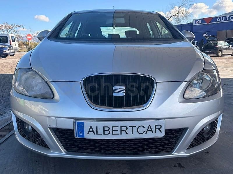 Usado Seat Leon 90 CV (66 kW) 2009 Gris / plata Utilitario